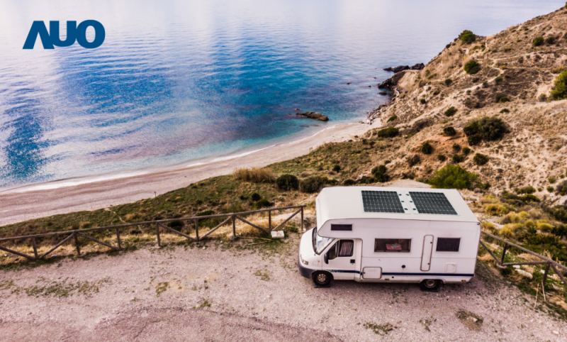 「可撓輕量化太陽光電板SunCurva」使用輕量特殊耐候型複合板取代傳統太陽能板的玻璃前板，不僅降低70%重量，每米平方僅3Kg；具有抗衝擊性能及通過電磁相容性測試，可應用於交通運輸工具，如露營車、遊艇等